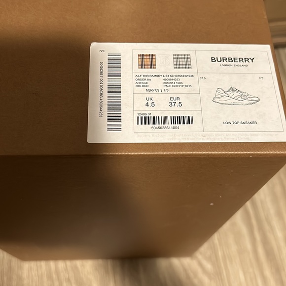 Burberry Ramsey Low Top Sneaker - Picture 11 of 12